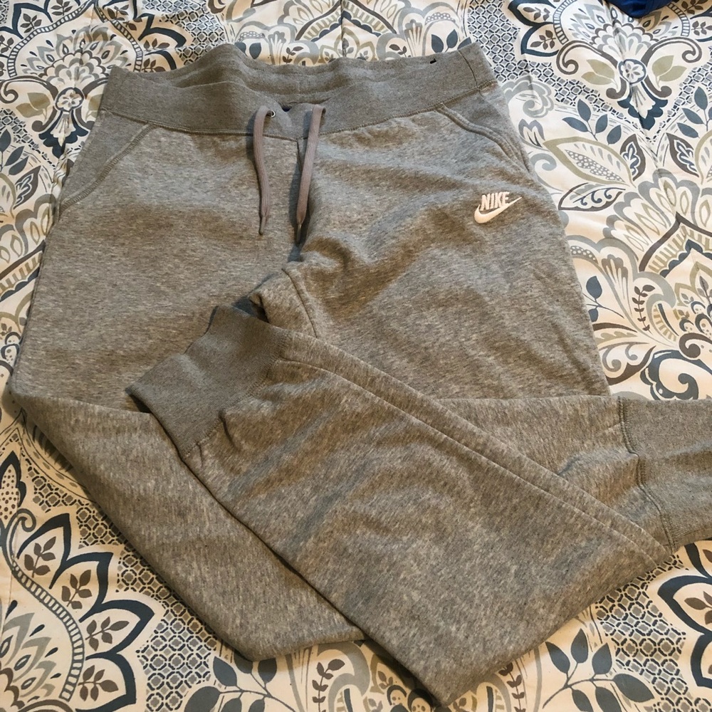 Nike unisex joggers. Large.